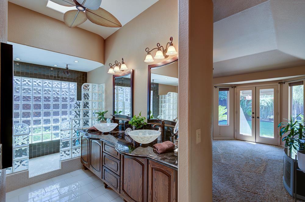 1425 E Quincy Ave, Fresno, CA 93720