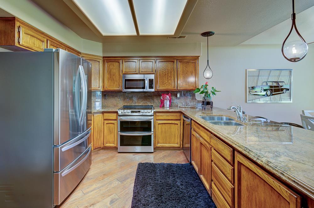 1425 E Quincy Ave, Fresno, CA 93720